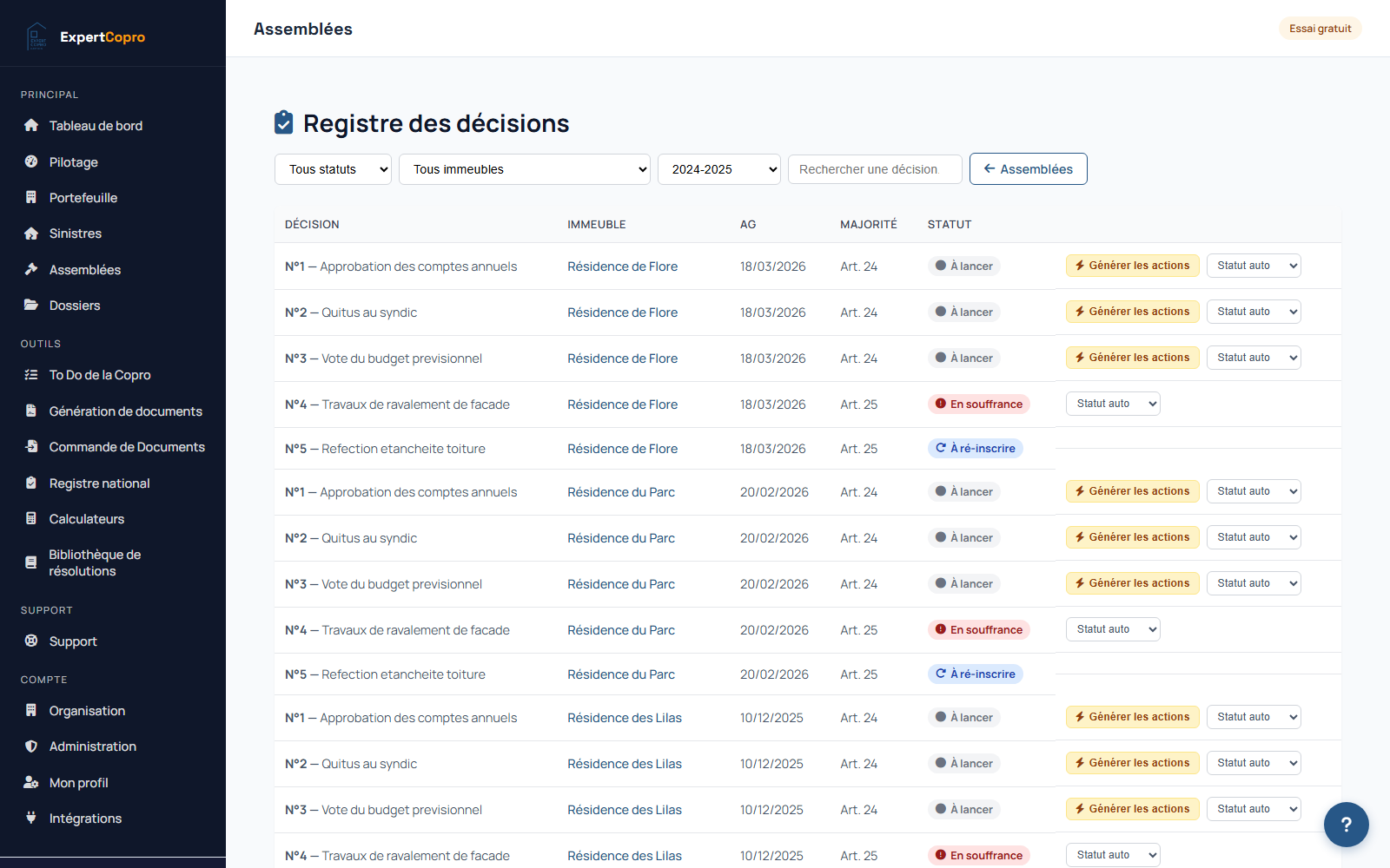 Registre des décisions d’assemblée générale dans Expert Copro Gestion : chaque résolution votée, par immeuble, avec sa majorité, son statut d’exécution (à lancer, en souffrance, à ré-inscrire) et un bouton pour générer les actions.